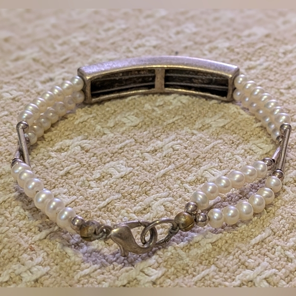 Handmade Silver and White Pearl Bracelet - Picture 3 of 3